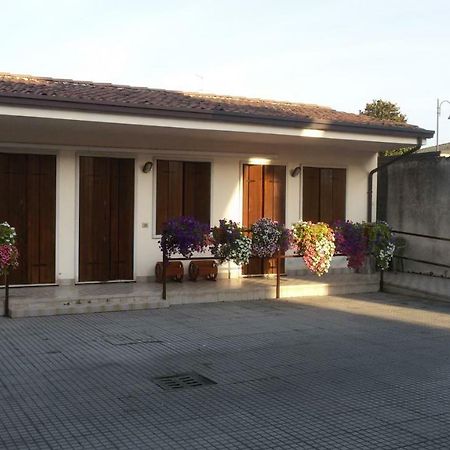 Afrodite Hotel Palu Екстериор снимка