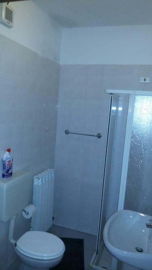 Afrodite Hotel Palu Екстериор снимка