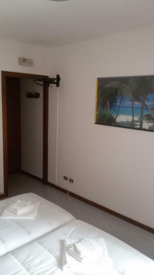 Afrodite Hotel Palu Екстериор снимка