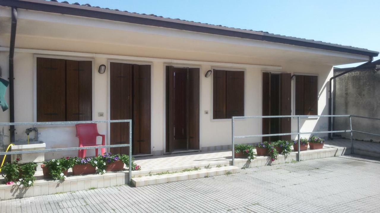 Afrodite Hotel Palu Екстериор снимка