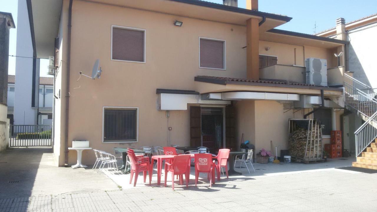Afrodite Hotel Palu Екстериор снимка